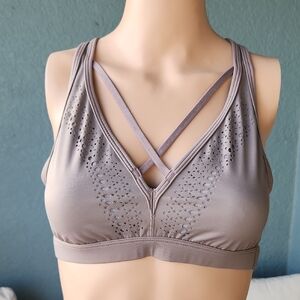 Elegant Strappy Sports Bra - Gray